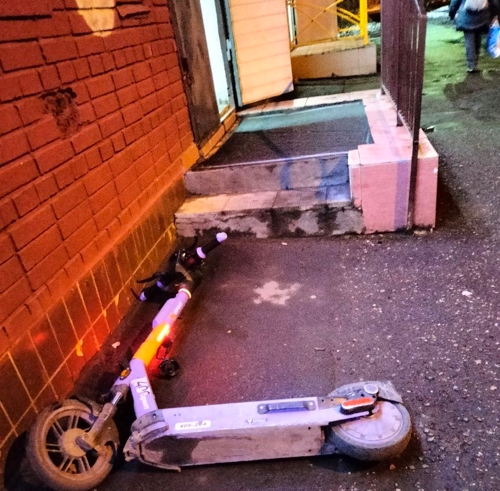 Без номеров в грязи валяется - как это называется?